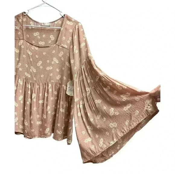 Alter'd State Flared Sleeve Floral Blouse Boho Style Women's Size Medium - Picture 3 of 8